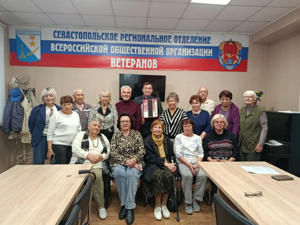 Когда слова идут от сердца: в Севастополе объединили День пожилого человека и День учителя